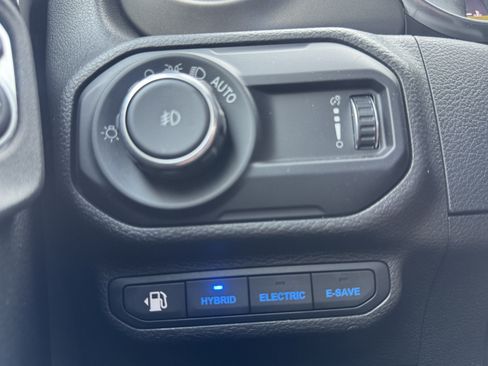 Used 2023 Jeep Wrangler Unlimited w/ Sun & Screen Package AWD/4WD image 1