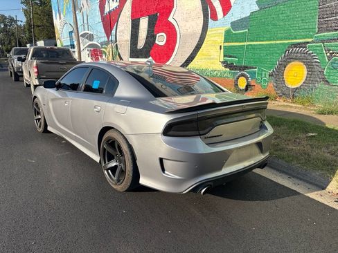 Used 2018 Dodge Charger R/T Scat Pack RWD image 4