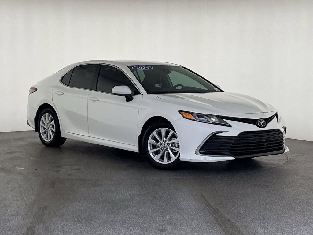 Used 2024 Toyota Camry LE AWD/4WD image 40