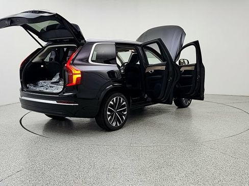 New 2026 Volvo XC90 T8 Plus w/ Protection Package Premier AWD/4WD image 11