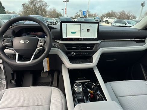 Used 2025 Ford Explorer Platinum w/ Ultimate Package image 17