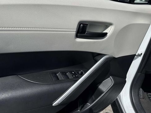 Used 2023 Toyota Corolla Cross L FWD image 18