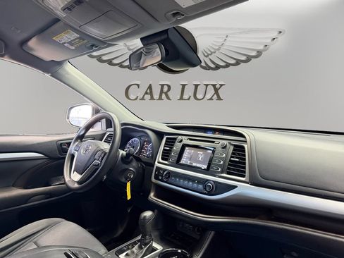 Used 2019 Toyota Highlander LE FWD image 16