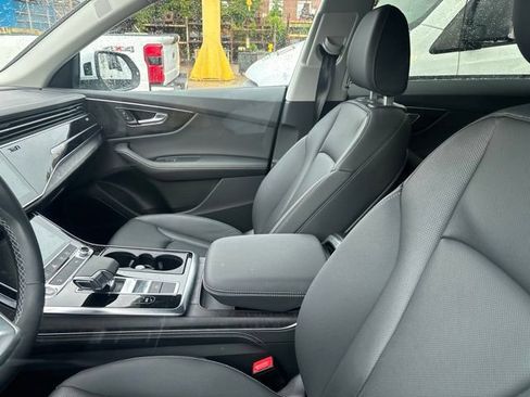 Certified 2023 Audi Q8 Premium Plus AWD/4WD image 4