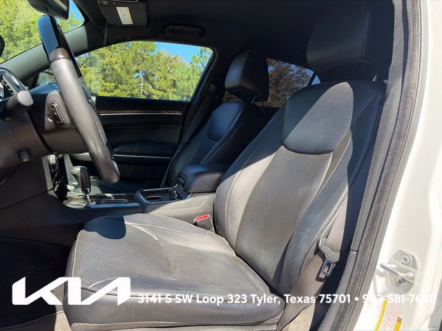 Used 2013 Chrysler 300 C RWD image 12