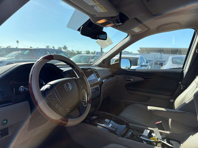 Used 2018 Honda Pilot Touring image 3