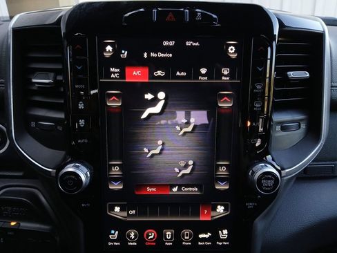 Used 2021 RAM 2500 Laramie w/ Night Edition AWD/4WD image 4