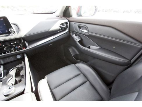 Used 2023 Nissan Rogue SV w/ SV Premium Package image 13