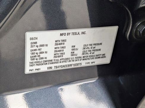 Used 2024 Tesla Model Y Long Range AWD/4WD image 25