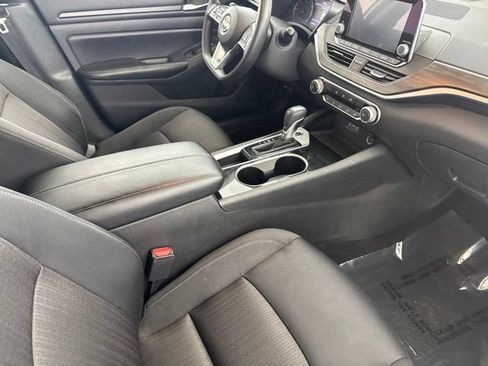 Used 2024 Nissan Altima 2.5 SV FWD image 21