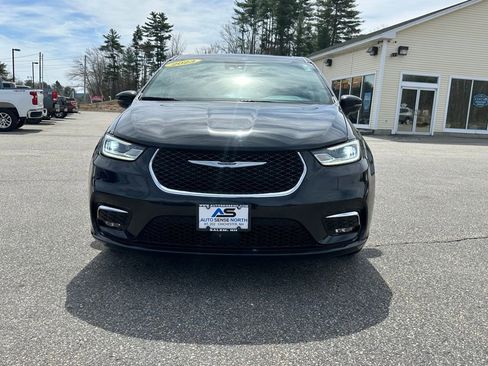 Used 2023 Chrysler Pacifica Touring-L FWD image 7