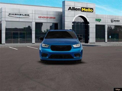 New 2026 Chrysler Pacifica Limited image 12