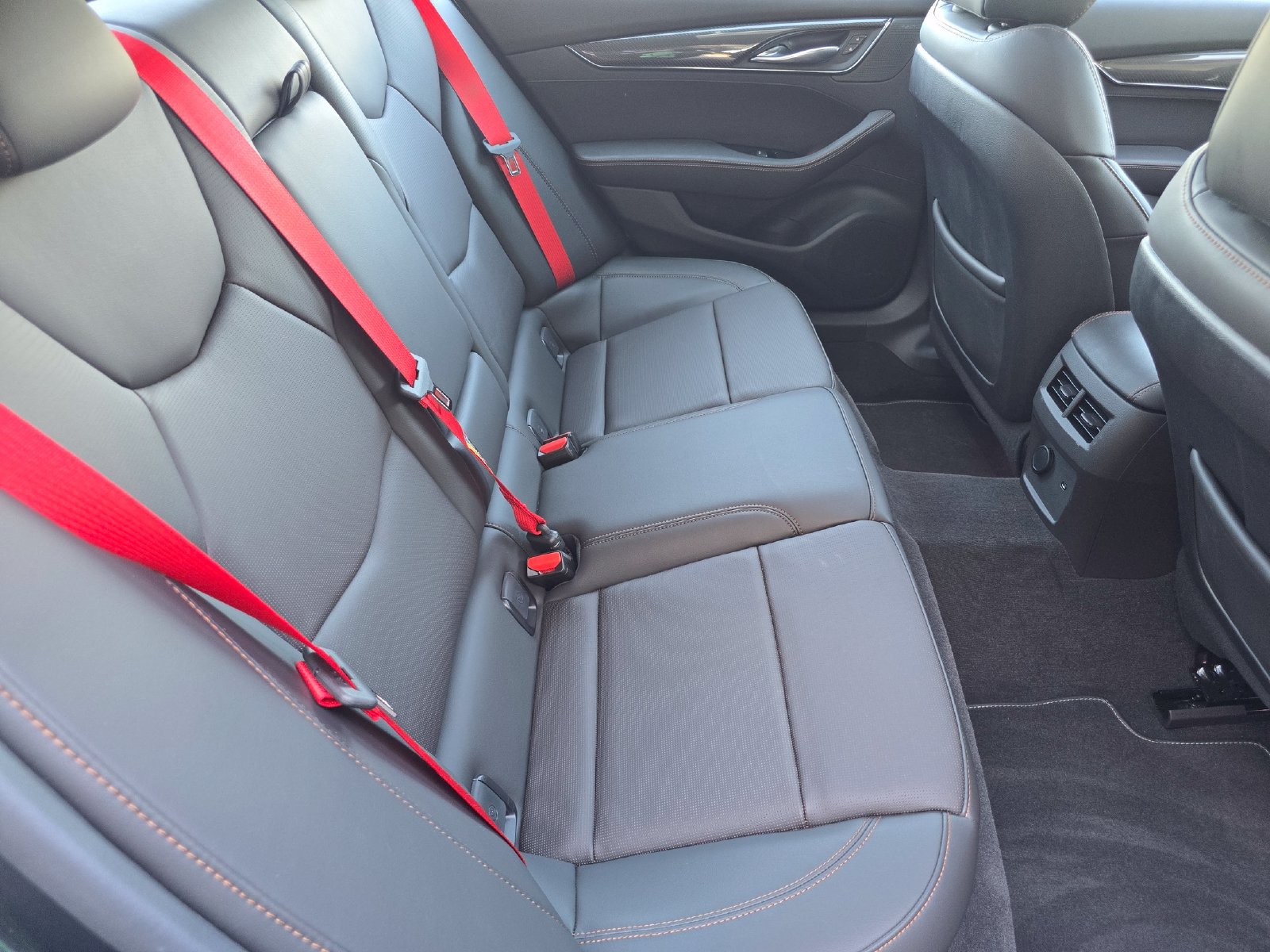 Certified 2025 Cadillac CT5 V w/ LPO, ONYX Package AWD/4WD image 22