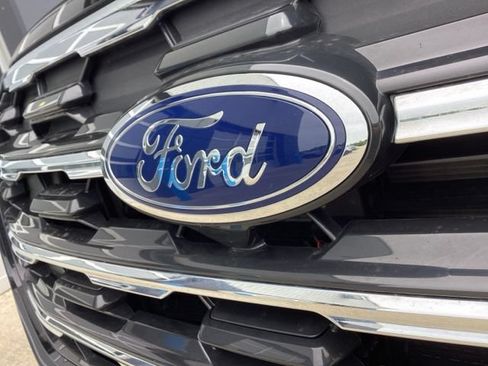 Used 2025 Ford Explorer Active w/ Active Comfort Package AWD/4WD image 4