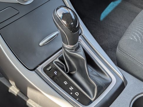 Used 2015 Hyundai Elantra SE w/ Option Group 03 FWD image 24