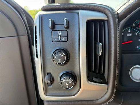 Used 2018 GMC Sierra 1500 SLT image 14