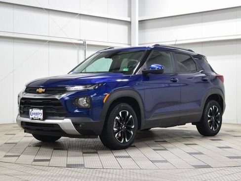 Used 2023 Chevrolet TrailBlazer LT w/ Convenience Package image 3