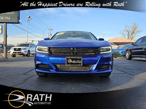 Used 2021 Dodge Charger SXT w/ Leather Interior Group image 3