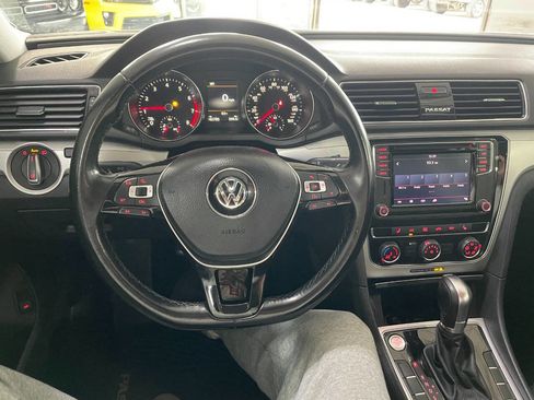 Used 2019 Volkswagen Passat 2.0T Wolfsburg w/ Wheels & Sunroof Package image 31