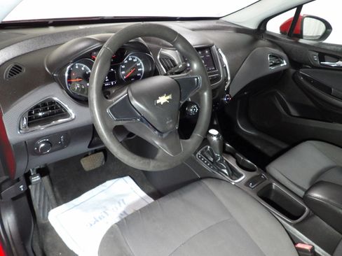 Used 2019 Chevrolet Cruze LS FWD image 10