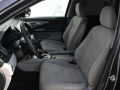 Used 2017 Honda Pilot EX image 12