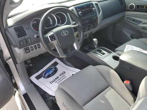 Used 2012 Toyota Tacoma 4x4 Access Cab V6 w/ TRD Sport Pkg image 12