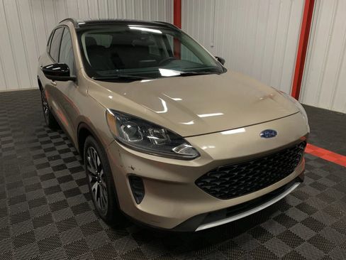 Used 2020 Ford Escape SE Sport image 6