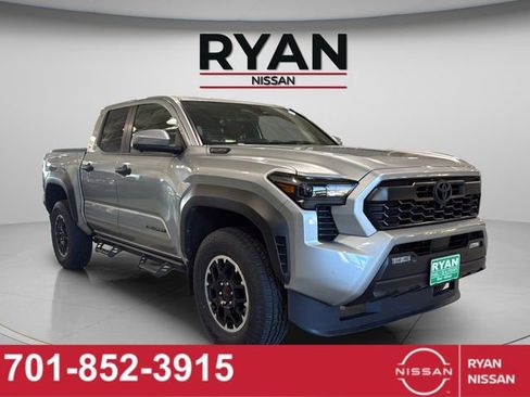 Used 2024 Toyota Tacoma TRD Off-Road w/ TRD Off Road Premium Package image 9