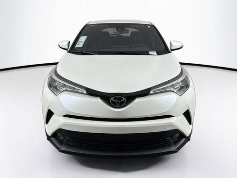 Used 2018 Toyota C-HR XLE image 8