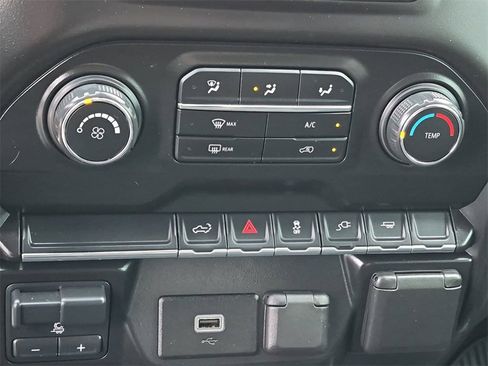 Used 2020 Chevrolet Silverado 2500 Custom w/ Custom Value Package image 18