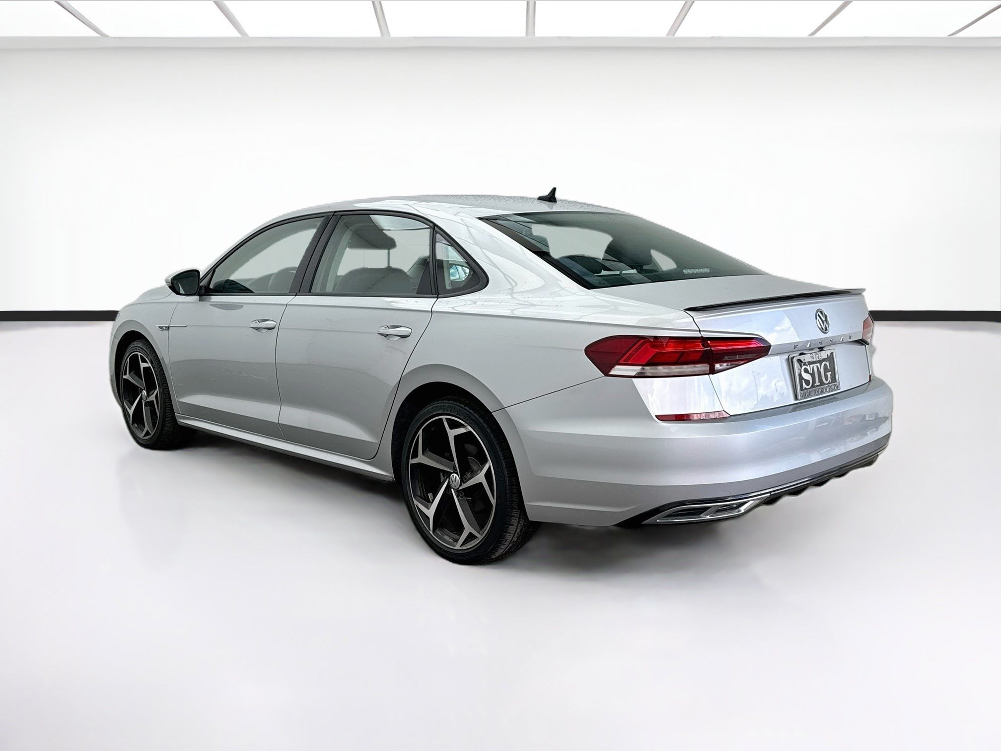 Used 2020 Volkswagen Passat 2.0T R-Line FWD image 6
