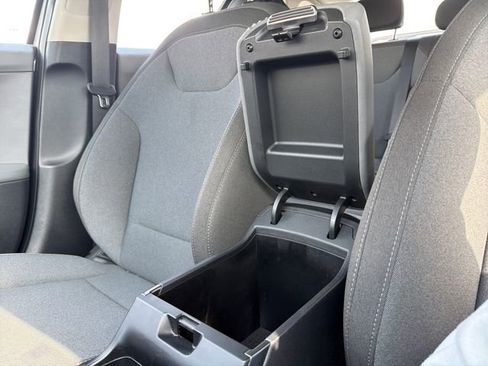 Used 2025 Kia K4 FWD image 25