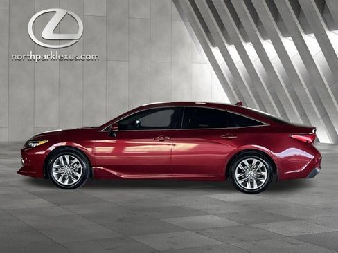 Used 2022 Toyota Avalon XLE w/ Moonroof Package image 1