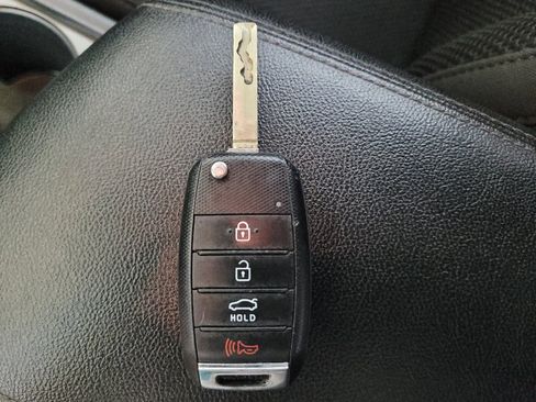 Used 2020 Kia Optima LX FWD image 32
