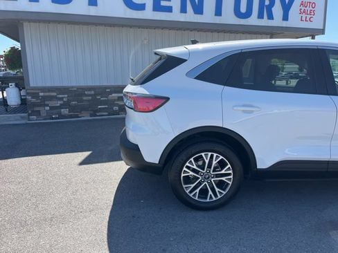 Used 2022 Ford Escape SEL AWD/4WD image 13