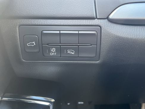 Used 2023 MAZDA CX-9 Touring image 18