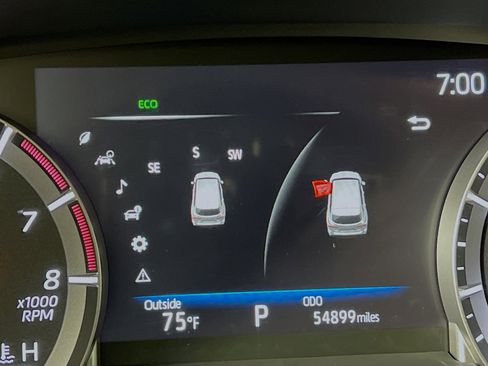 Used 2024 Toyota Highlander LE image 23