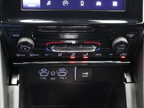 Used 2025 Jeep Grand Cherokee L Laredo AWD/4WD image 23