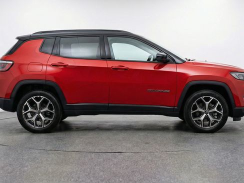 Used 2025 Jeep Compass Limited AWD/4WD image 11