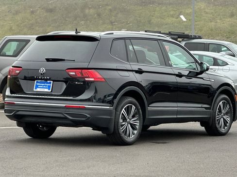 Used 2024 Volkswagen Tiguan Wolfsburg Edition AWD/4WD image 3