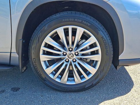 Certified 2024 Toyota Highlander Platinum AWD/4WD image 27