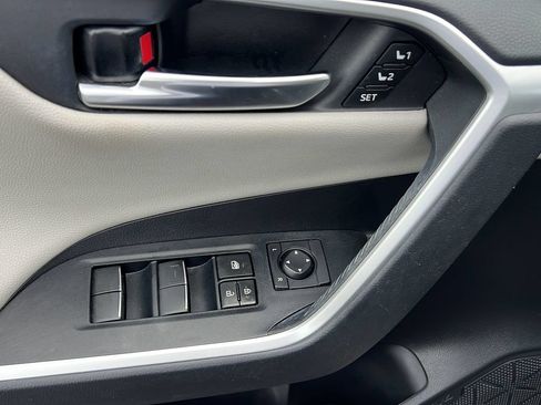 Certified 2020 Toyota RAV4 Limited FWD image 10