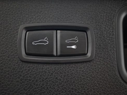 Certified 2022 Porsche Macan S AWD/4WD image 29