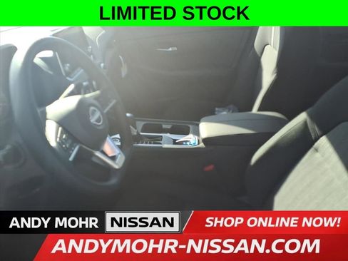 New 2025 Nissan Sentra SV FWD image 8