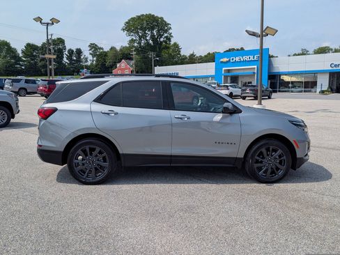 Used 2024 Chevrolet Equinox RS AWD/4WD image 2