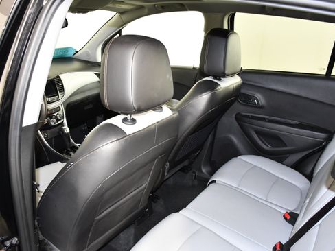 Used 2019 Chevrolet Trax Premier AWD/4WD image 45