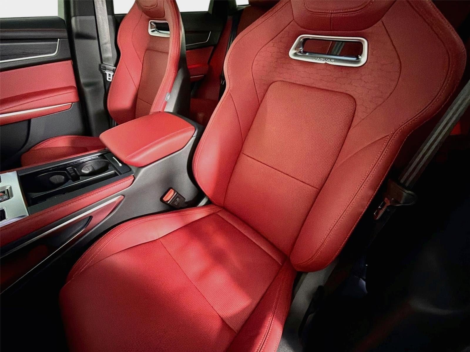 New 2026 Jaguar F-PACE R-Dynamic S AWD/4WD image 11
