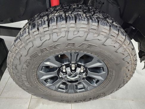 Used 2022 Ford F250 Platinum w/ Tremor Off-Road Package image 3