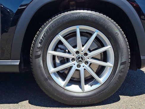 Used 2025 Mercedes-Benz GLE 350 4MATIC w/ Driver Assistance Package image 8