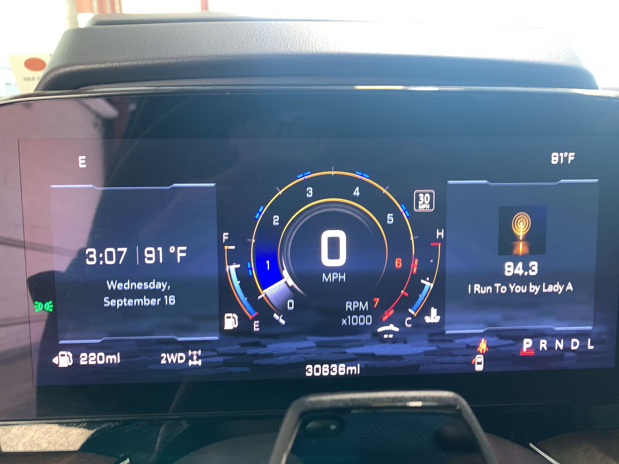Used 2025 Chevrolet Tahoe High Country AWD/4WD image 22
